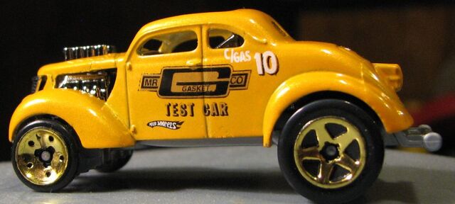 File:2010HWPerformanceYellowPassNGasser.jpg