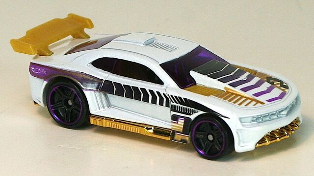 File:2012-CustomCamaro-White.jpg