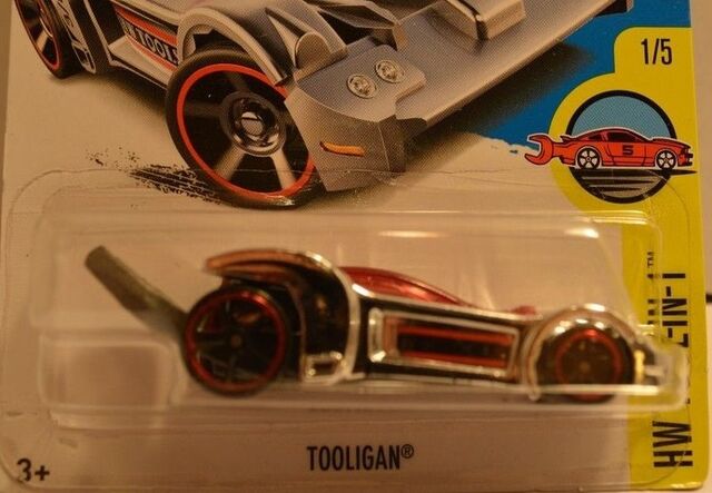 File:TooliganDHP61.jpg