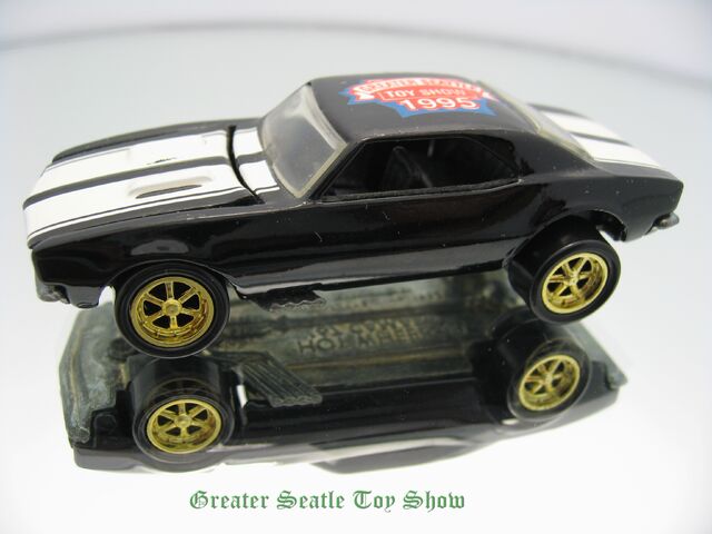 File:Seattle Toy Show.jpg