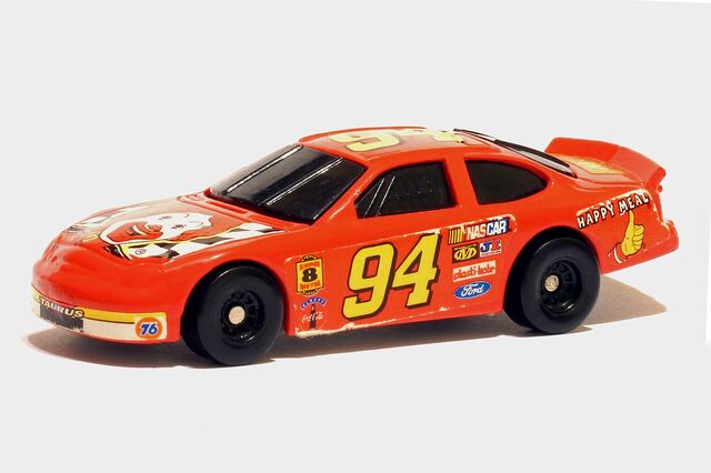 File:McDonald's Ronald NASCAR 1998 - 01273ef.jpg