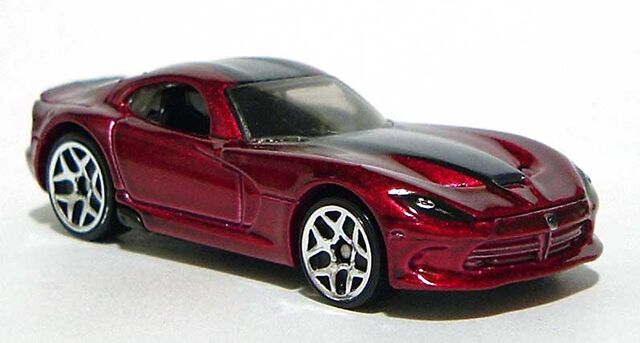File:HW '13-Viper-SRT Maroon 2016 RF DSCF8827.jpg