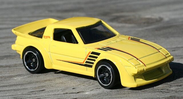 File:2014-021-MazdaRX-7-Yellow.jpg