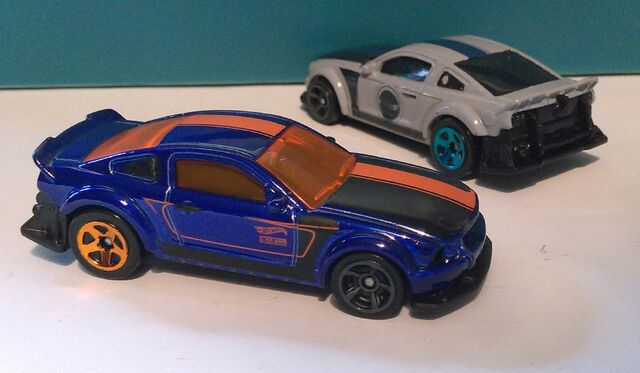 File:Custom-Mustang-SEMA.jpg