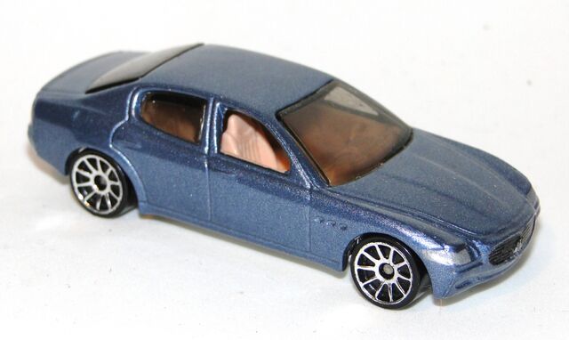 File:Maseratti Quattroporte.jpg