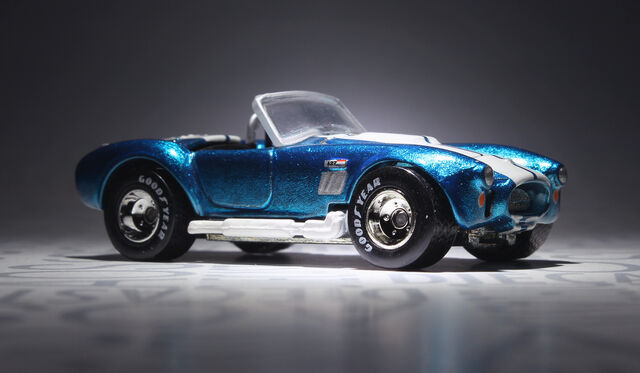 File:Shelby Cobra 427 (2003 Hall of Fame).jpg