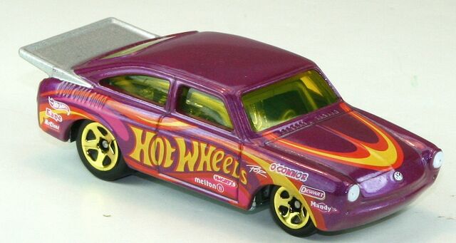 File:2012-COD-65VolkswagenFastback-Magenta.jpg