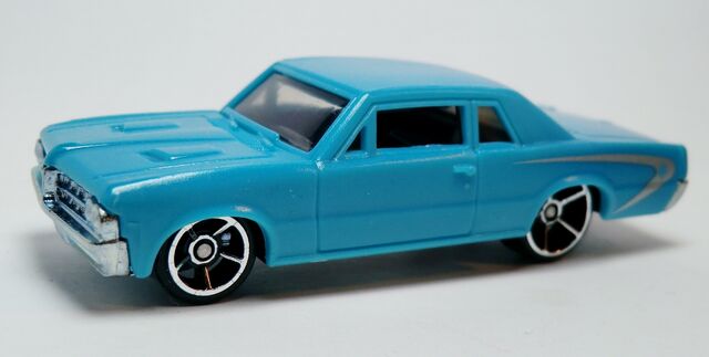 File:'64 Pontiac GTO-2012.Light Speeders.jpg