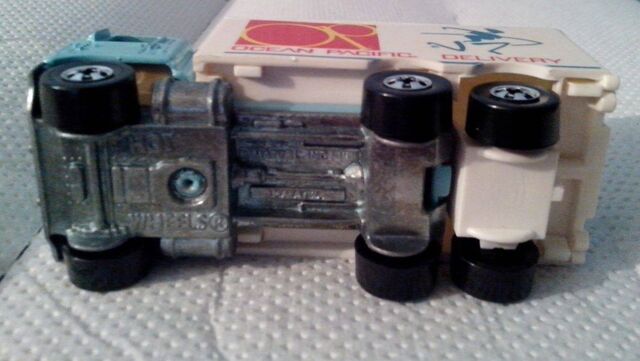 File:Hauler base plastic.jpg