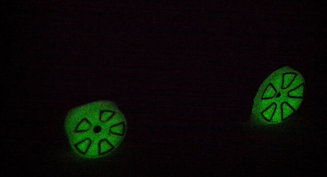 File:ChicaneDHW72Glow.jpg