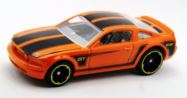 File:2005 Ford Mustang GT-2014 092.jpg
