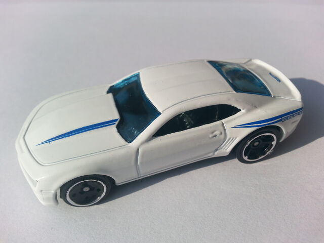 File:'14 COPO Camaro side.jpg