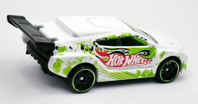 File:Loop Coupe-2013 White.jpg