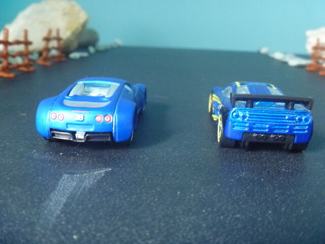 File:Mclaren Vs Bugatti 1.jpg.JPG