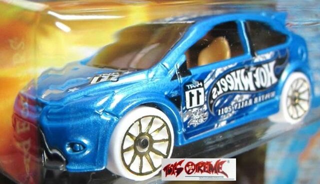File:'09 Ford Focus RS-Blue1.jpg