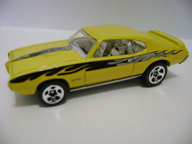 File:2006-'69 Pontiac GTO (yellow).jpg