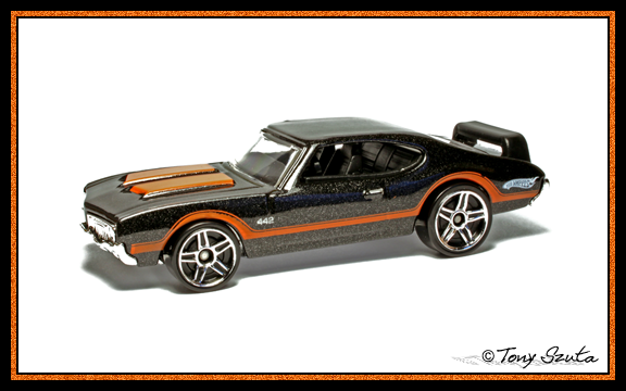 File:Olds 442 drk gray.png