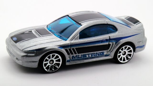 File:1999 Ford Mustang-2015 096 Recolor.jpg