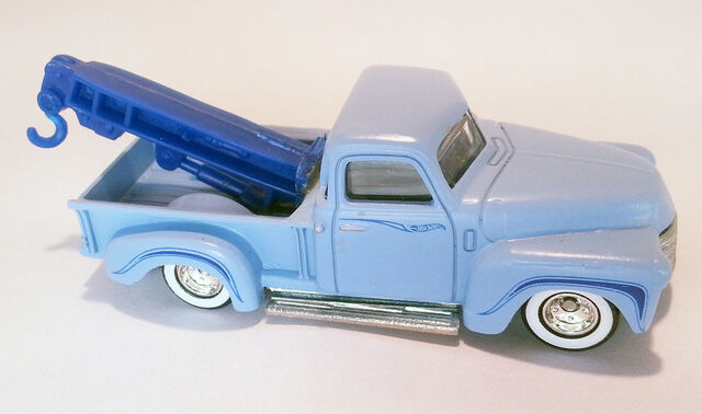 File:LarrysTowTruck-Custom.jpg