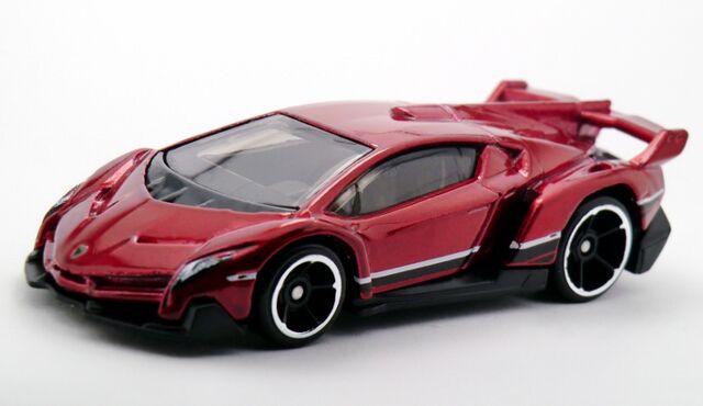 File:Lamborghini Veneno-2015 189.jpg