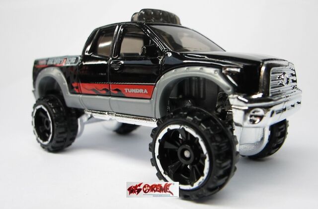 File:'10 Toyota Tundra.jpg