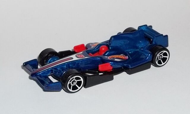 File:HW-2014-146-F1 Racer-RaceTeam.jpg