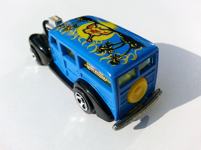 File:'40's Woodie rear.jpg