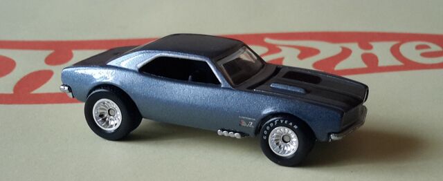 File:1967 CHEVROLET Camaro (2015) Retro Entertainment.jpg