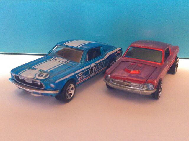 File:Hot Wheels Custom Mustang's.jpg