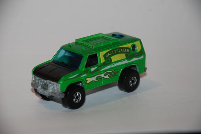 File:Olive Baja Breaker.jpg