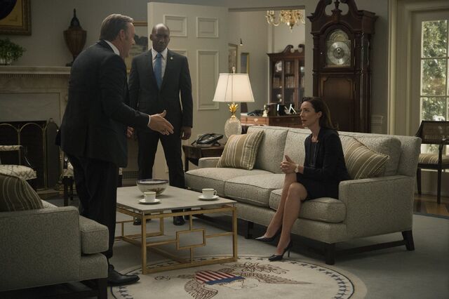 Datei:Teaser Francis Underwood Jackie Sharp Remy Danton Staffel 3.jpg