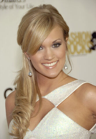 Datei:Carrie-underwood-20071107005600161.jpg