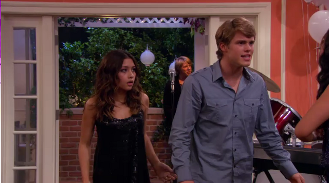 File:Nother couple pic.png