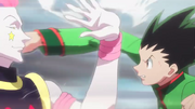 Hisoka bloquea los ataques de Gon