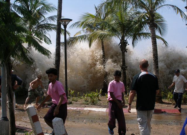 File:Tsunami (11).png