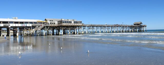 File:Cocoa Beach Pier (Cocoa Beach, Florida) 002 crop.jpg