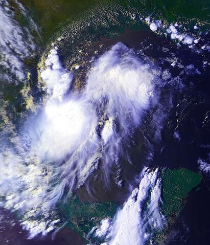File:TS Beryl 14 aug 2000 2143Z.jpg