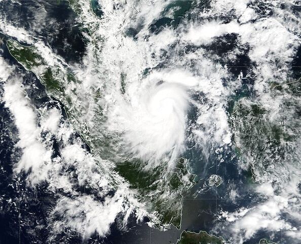 File:Typhoon Vamei 2001.jpg