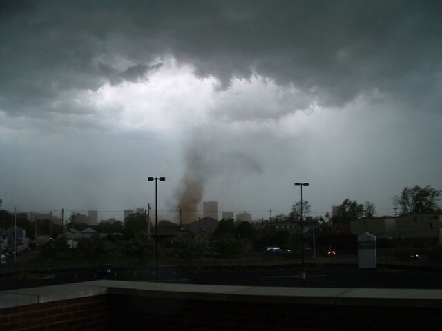File:Tornadic gustnado.jpg