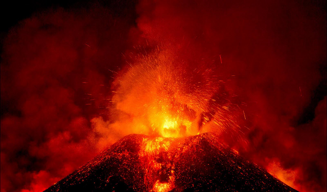File:Volcamic eruption 24.png