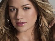Kelly Clarkson Wallpaper F2E8R1