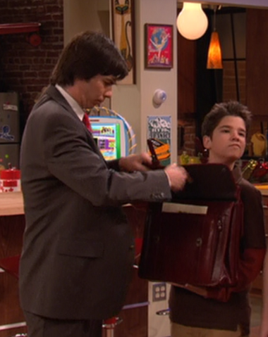 File:Fencer Spencer Freddie iPT.png
