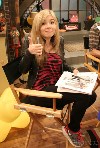 File:ICarly Set Visit 1.jpg