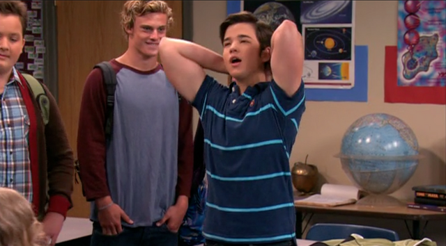 File:Freddiarms.png
