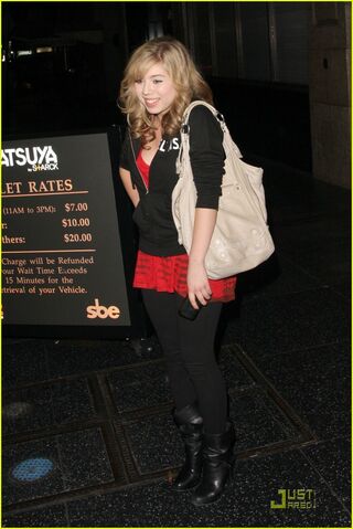 File:Jennette-mccurdy-katsuya-cute-02.jpg