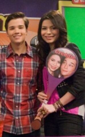 File:284px-Icarly istart 1435Hm.jpg