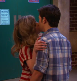 File:Iomg kiss.png
