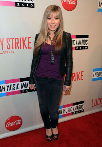File:Jennette-McCurdy-at-Lucky-Strike.jpg