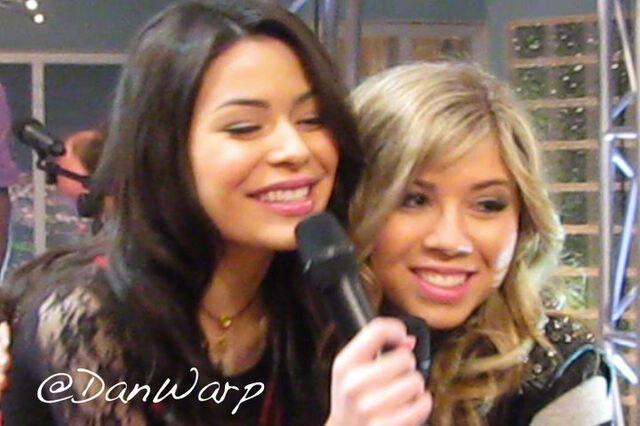 File:CarlyAndSam.jpg