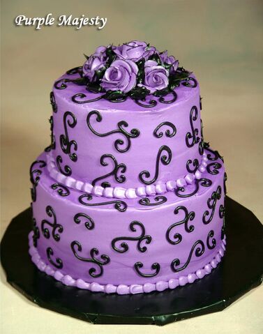File:Purple-Majesty-wedding-cake.jpg